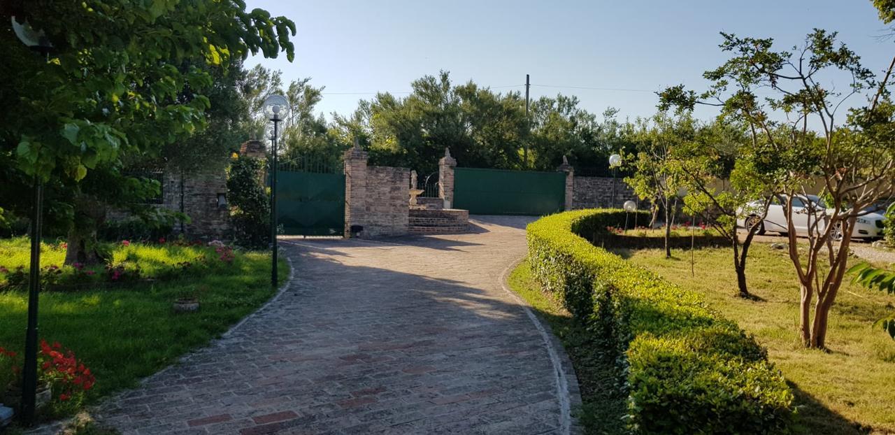 Country House Resort Villa Giardino Degli Eventi Fano Exteriér fotografie